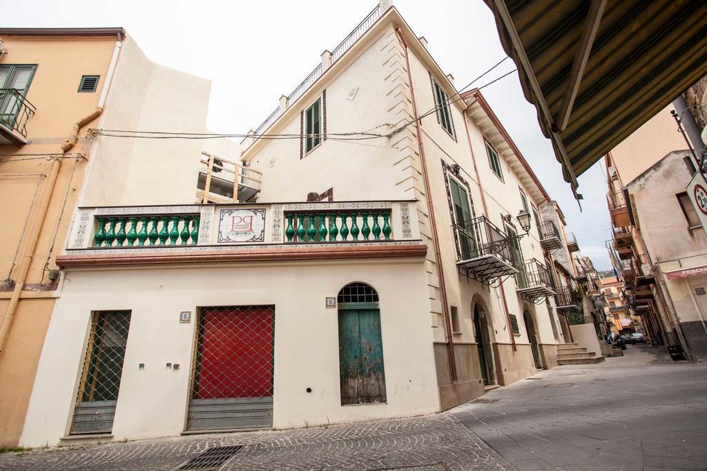 Palazzo Pagliaro Hotel Santo Stefano di Camastra Exterior photo